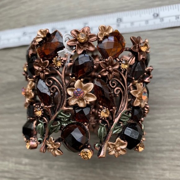 Floral bangle - Picture 2 of 3